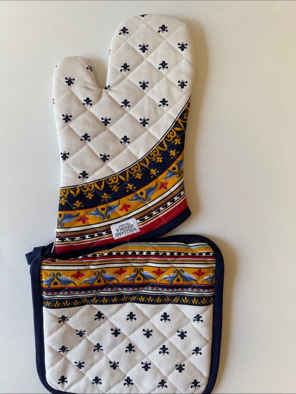 NEW Williams Sonoma White & Navy Fleur Kitchen Cotton Set with Multicolor Border - Picture 7 of 11